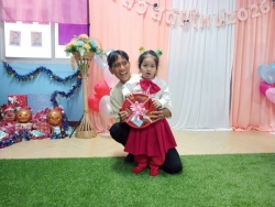 LINE_ALBUM_กิจกรรมทำบุญส่งท้ายปีเก่า ศพด_30 ธ_ค_ 68_260105_10.jpg - ศูนย์พัฒนาเด็กเล็กเทศบาลตำบลสันป่าตอง จัดโครงการเรียนรู้สู่โลกกว้าง อนุบาลวัยใส(กิจกรรมทำบุญส่งท้ายปีเก่าต้อนรับปีใหม่) | https://www.sanpatong.go.th